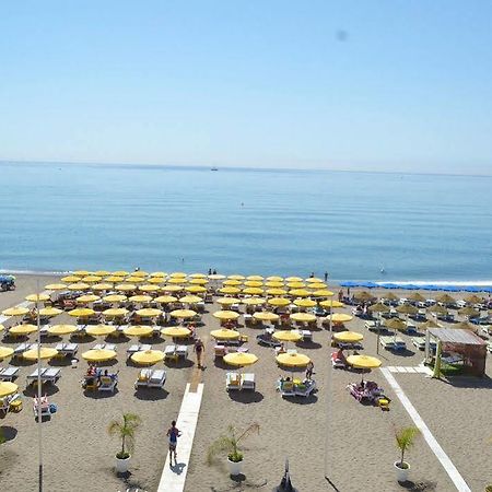 Pure Hotel And Restaurant توريمولينوس المظهر الخارجي الصورة